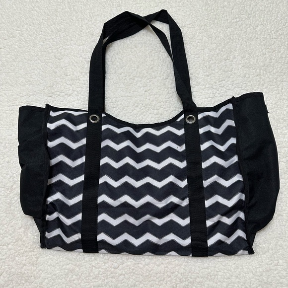 Thirty-One Deluxe Utility Tote - Picture 2 of 7